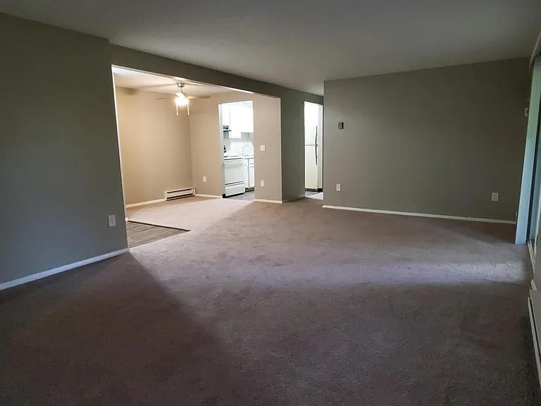 Sycamore Apartments — Photo 4