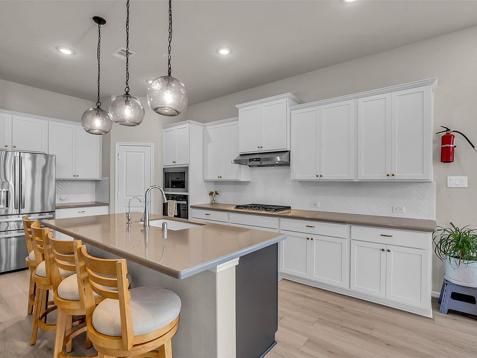 1st image of 32117 Magnolia River Trl