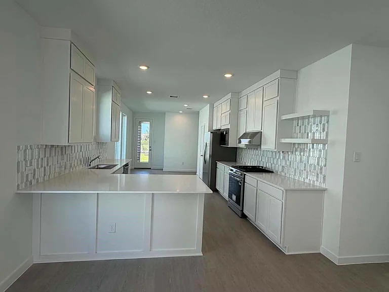 27451 Sunterra Village Dr — Photo 6