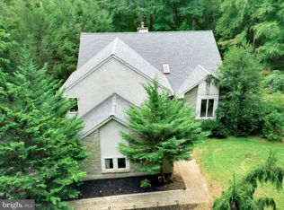 2058 Saint Peters Rd, Pottstown, PA 19465