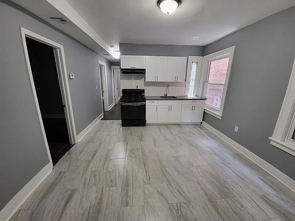 2nd image of 654 Summer Ave #1