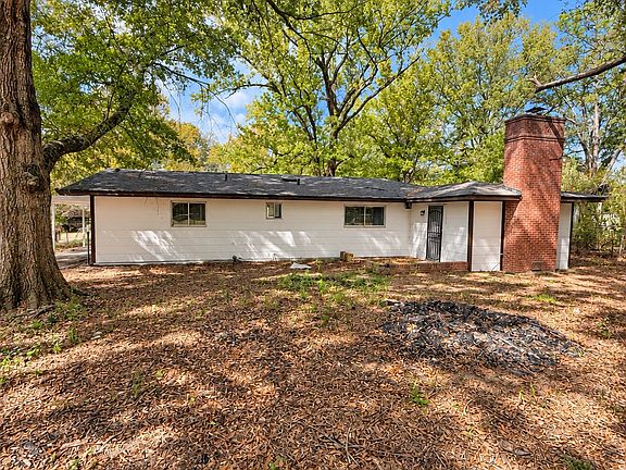 2nd image of 2920 Kentwood Dr