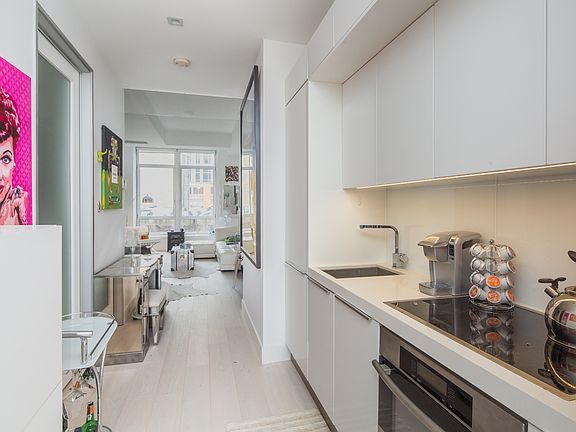 5th image of 111 Fulton St APT 505