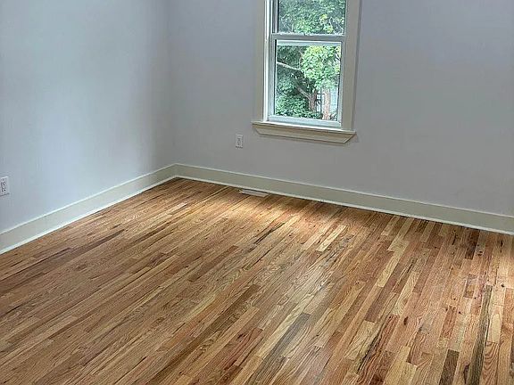 5th image of 43 Montauk Ave Floor 1