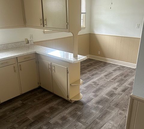 5th image of 280 Redwood Ave