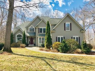 31 Hockanum Rd, Hadley, MA 01035