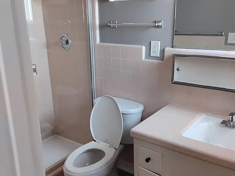 880 Victor Ave — Photo 13