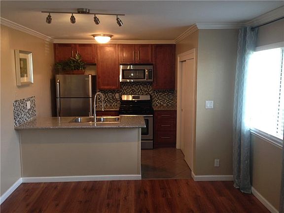 4th image of 4540 Greenholme Dr APT 1