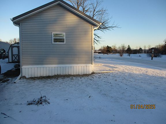 2nd image of 25 Meadowlark Ln