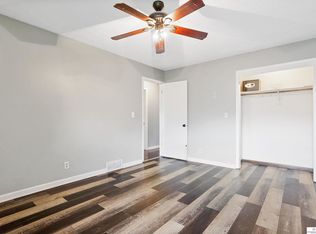 9557 Taylor St, Omaha, NE 68134