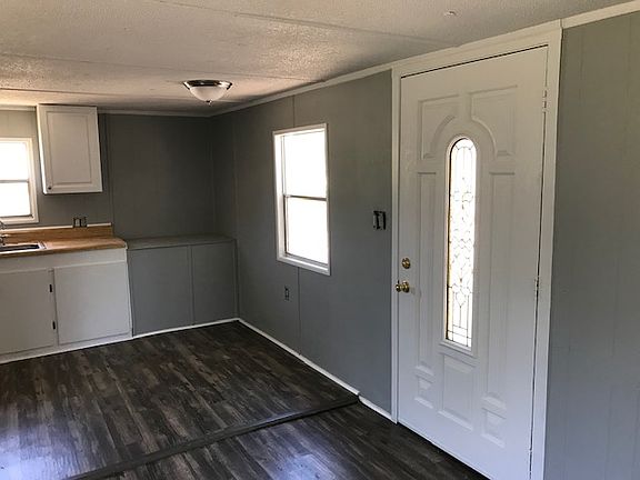 3rd image of 5079 E Hinson Ave