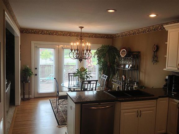 4th image of 2609 S Red Leaf Dr