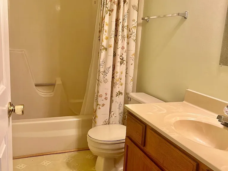 5551 Doubs Rd — Photo 10