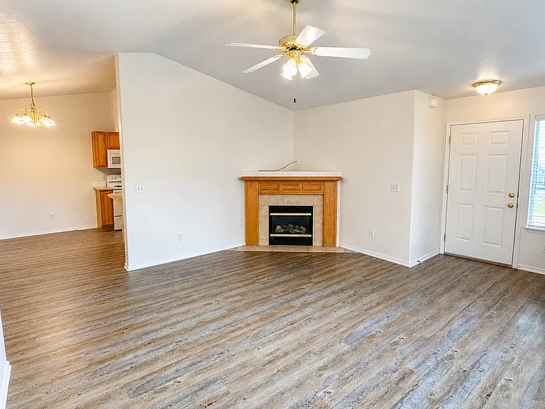 55-59 E Jadynn Ct — Photo 2