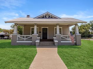 802 N Church St, Decatur, TX 76234