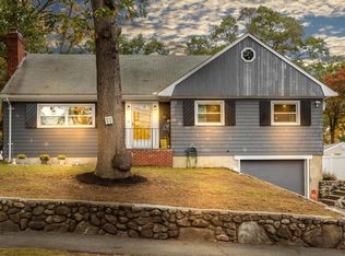 11 Hillcrest Rd, Wakefield, MA 01880