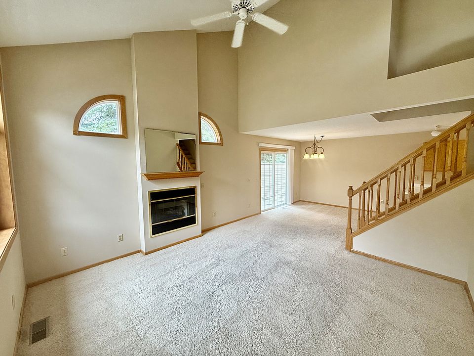 Living Room/Dining Room