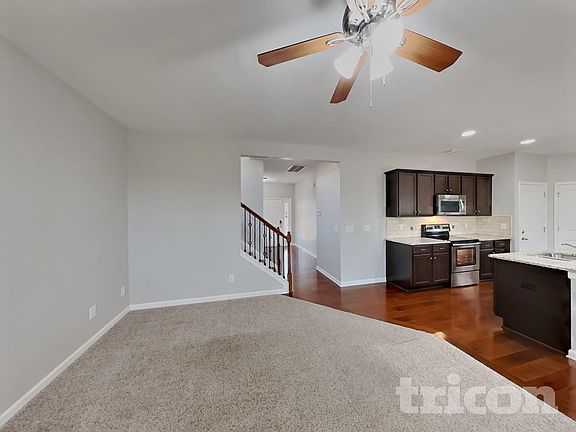 3rd image of 1637 Robindale Dr