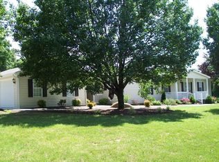 135 Pear Tree Pl, Ringgold, VA 24586