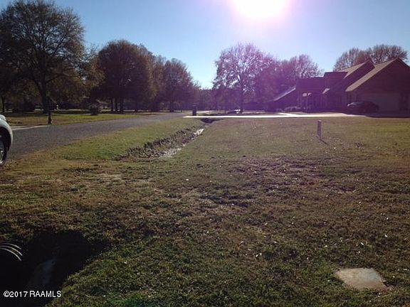 4th image of Dogwood Dr