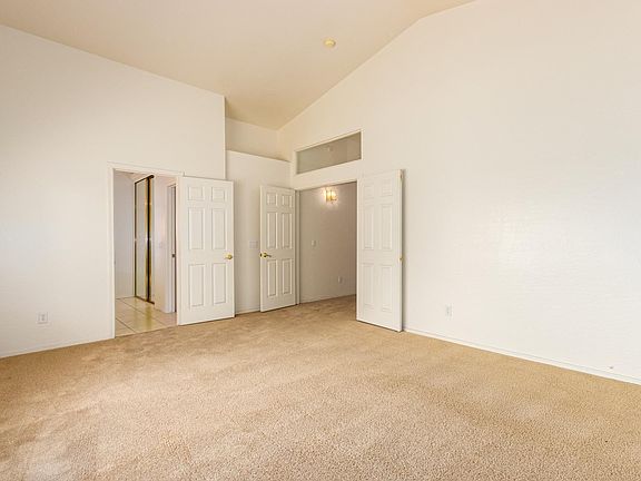 5th image of 675 W Myrtle Dr