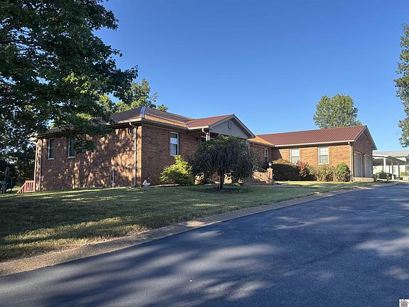 3rd image of 7505 Della Ln