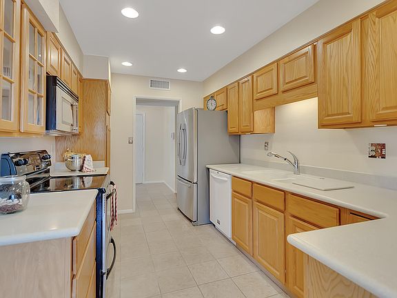 4th image of 12015 N Saint Annes Dr