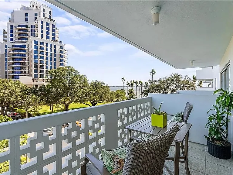 2401 Bayshore Blvd #205 — Photo 13