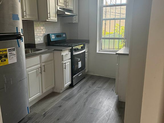 2nd image of 1967 Pacific St APT 1