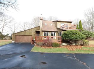 14 Shamrock Ct, Jamestown, RI 02835