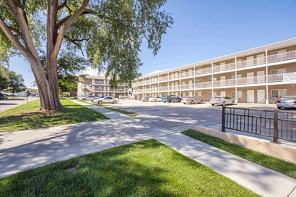 Campus Edge Apartments — Photo 1