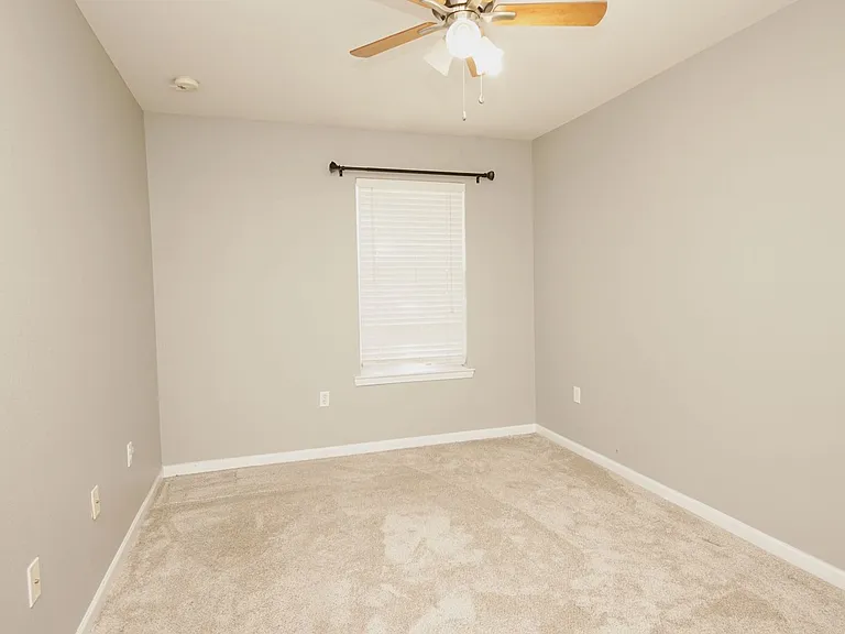 125 Farrah Ave — Photo 25