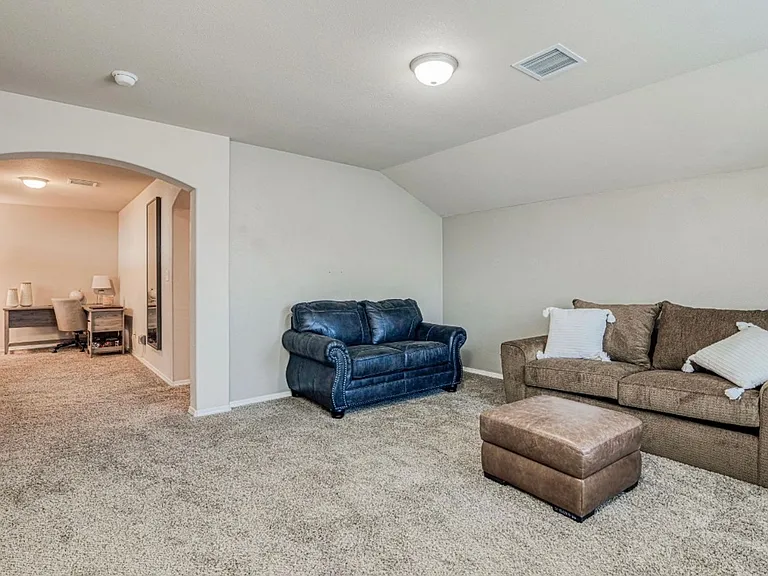 7413 Red Cedar Dr — Photo 58
