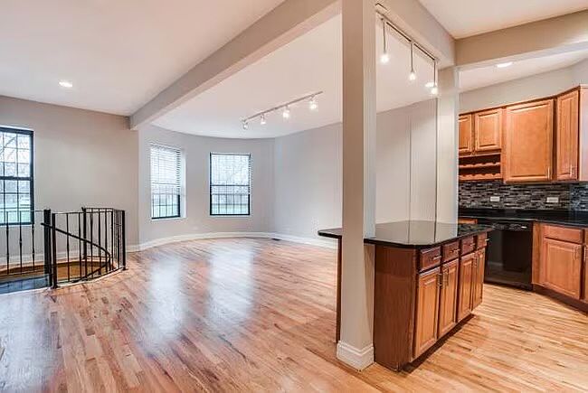 1st image of 5012 S Calumet Ave APT 1S