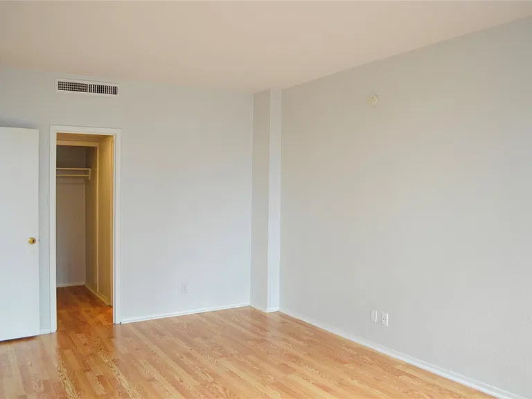 1800 Lavaca St #807 — Photo 8