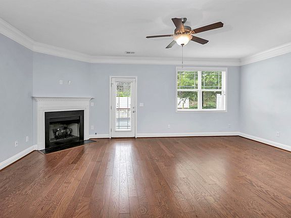 4th image of 865 Forest Park Rd