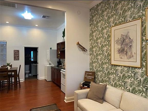 5th image of 2444 Onzaga St