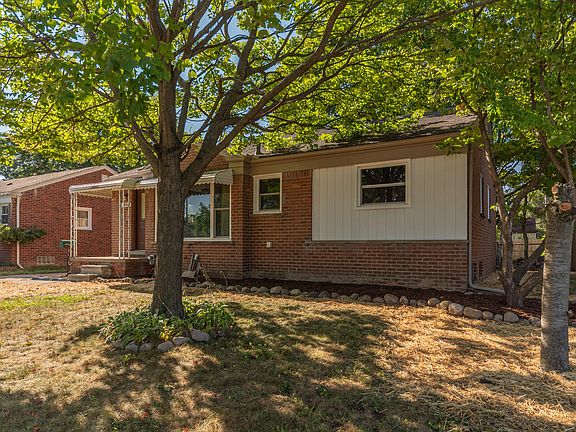 2nd image of 29865 Orangelawn St