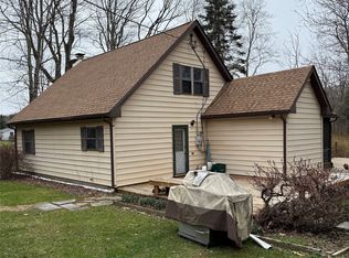 1279 Snow Hollow Rd, Montrose, PA 18801