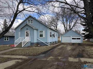 504 S Poplar St, Freeman, SD 57029