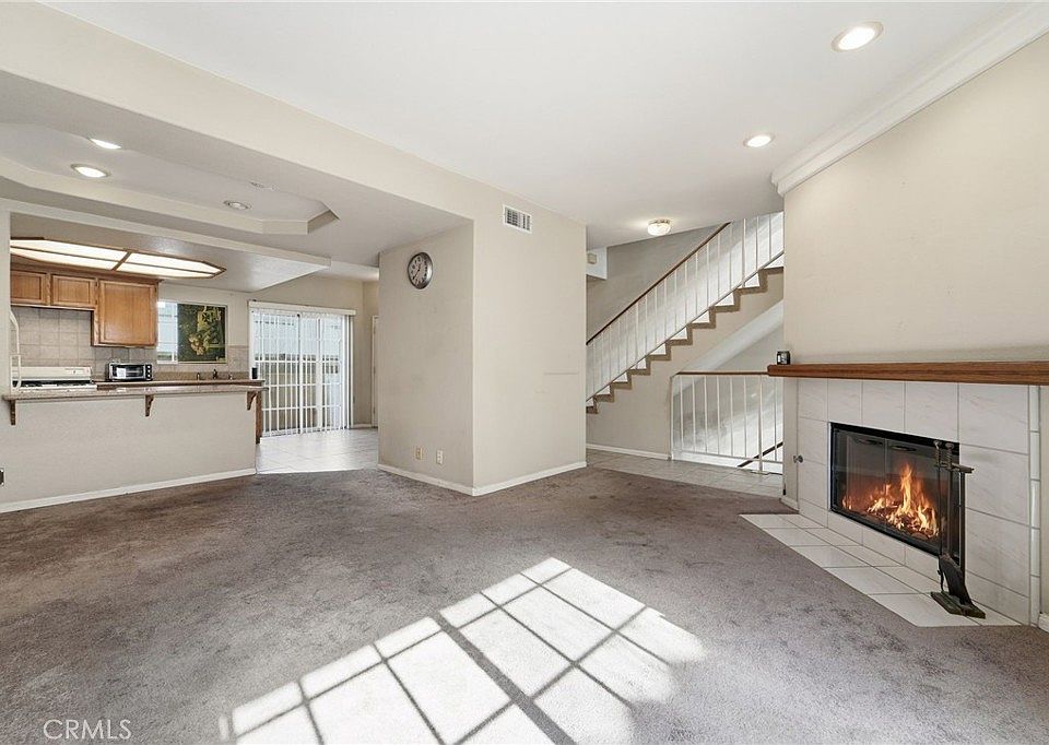 1st image of 16008 La Salle Ave Unit 11