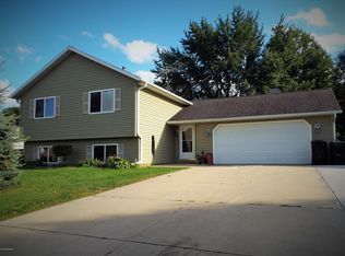 806 7th St NW, Kasson, MN 55944