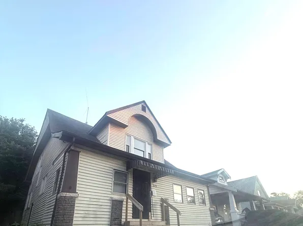 715 W Cushing St, Decatur, IL 62526