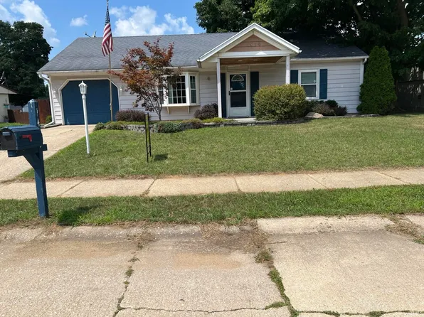 1419 Viking Dr, South Bend, IN 46628