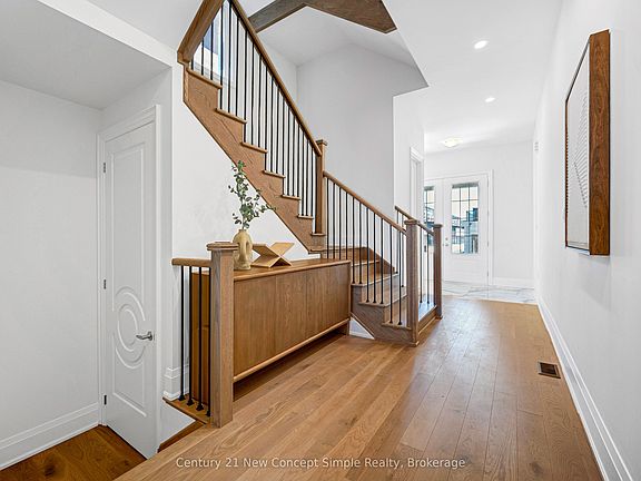 3rd image of 178 Leslie Richards St