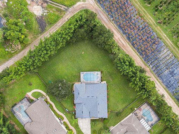4th image of 2622 Grove View Dr