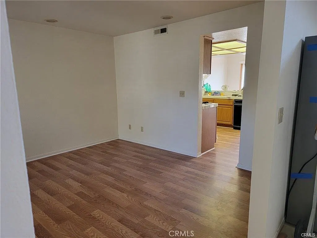 3 bed, 2282 sqft, $5,500 — Photo 4