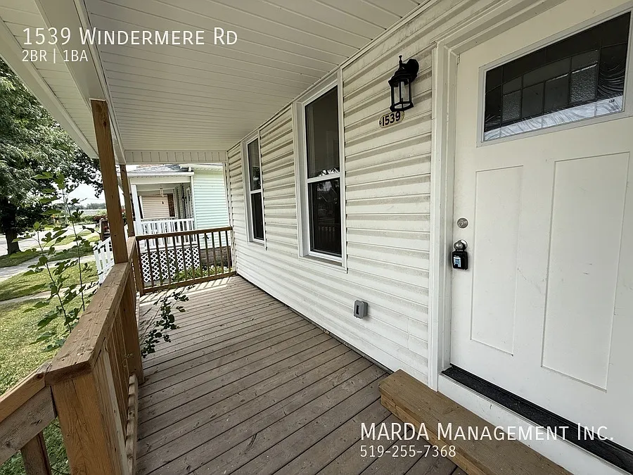 Newly Renovated 2 Bed/1 Bath Home - East Windsor + Utilities — Photo 2