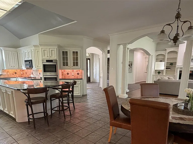 8615 Haven Woods Way — Photo 3