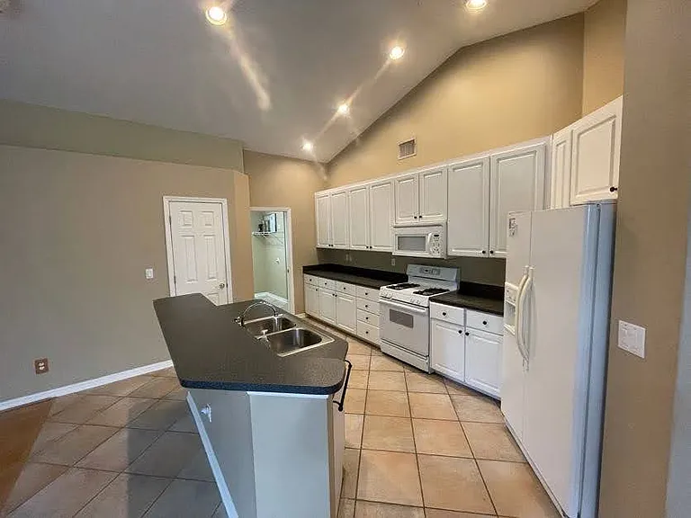 18111 Pheasant Walk Dr — Photo 13
